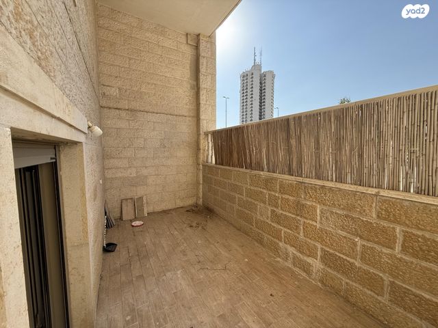 דירה, שדרות הנשיא השישי 16, קרית הלאום, ירושלים