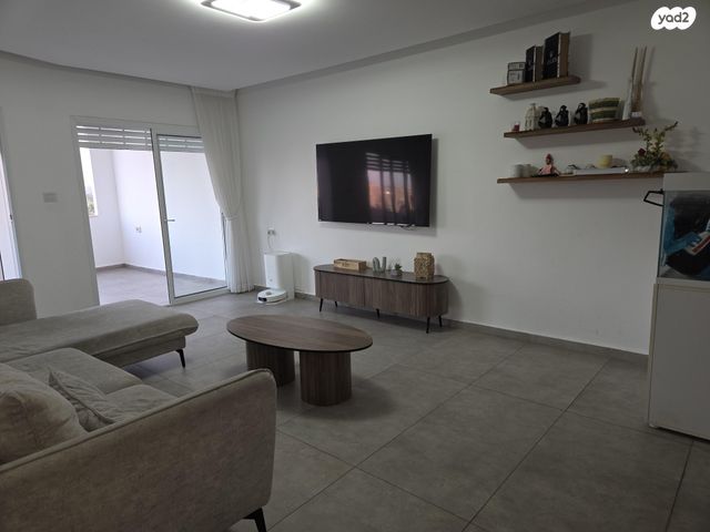 דירה, שדרות צפריר 11, נווה רבין, אור יהודה