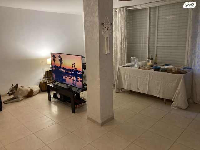 דירה, התורן 25, מגדים, מגדים