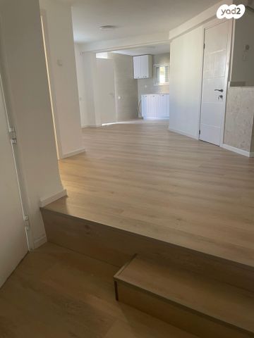 יחידת דיור, הערבה 77, ורד העמקים, יקנעם עילית