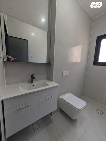 דירה, דרך הערבה 33, אזור תעשייה, אילת