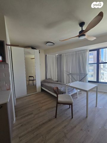 דירה, הרצל 75, שכונת בן גוריון, מרכז העיר ג', רמת גן