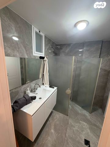 מרתף/ פרטר, הותיקים 10, גאולים, גאולים