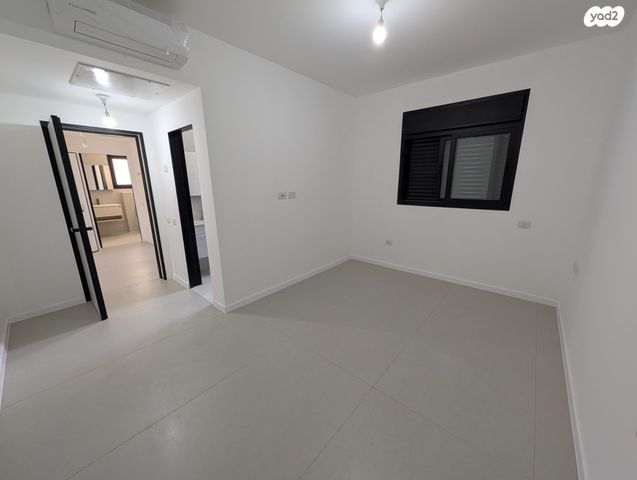 דירה, דרך הערבה 33, אזור תעשייה, אילת