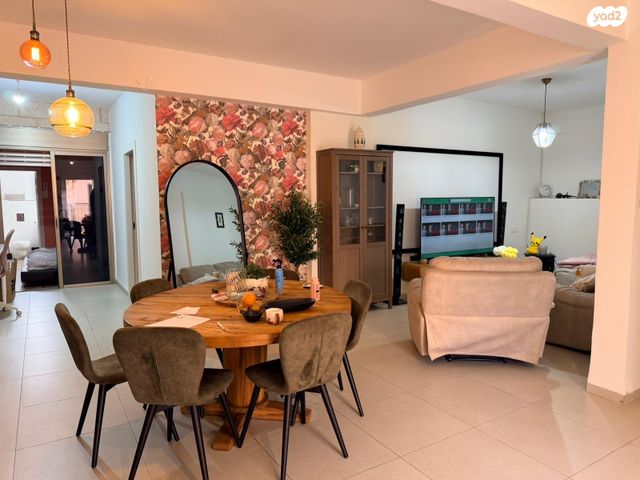 אסתר רבין 15