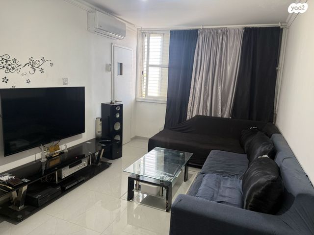 גיורא יוספטל 18