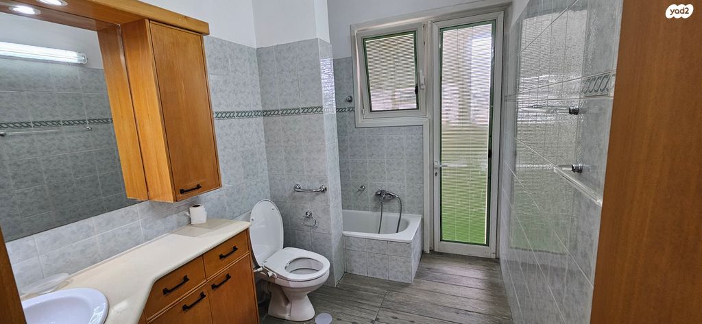 גג/ פנטהאוז, שקדיה 13, שכונת גפן, רמת גן