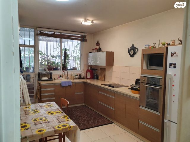 דירה, קריניצי 43, שכונת יהלום, מרכז העיר ב, רמת גן