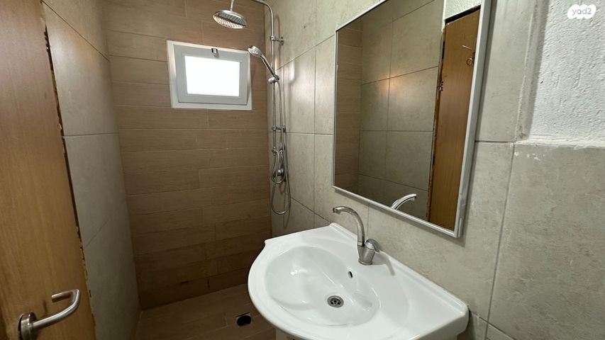 יחידת דיור, רחבת הרב עוזיאל 6, שכונה י"א, באר שבע