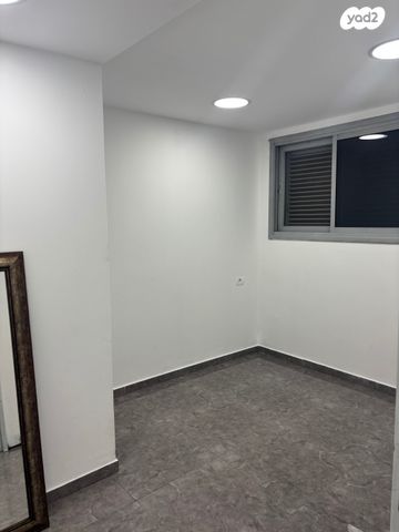 יחידת דיור, סעדיה נחום 34, טירת שלום, נס ציונה