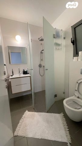 דירה, שדרות מנחם בגין 41, גבעת אולגה, חדרה