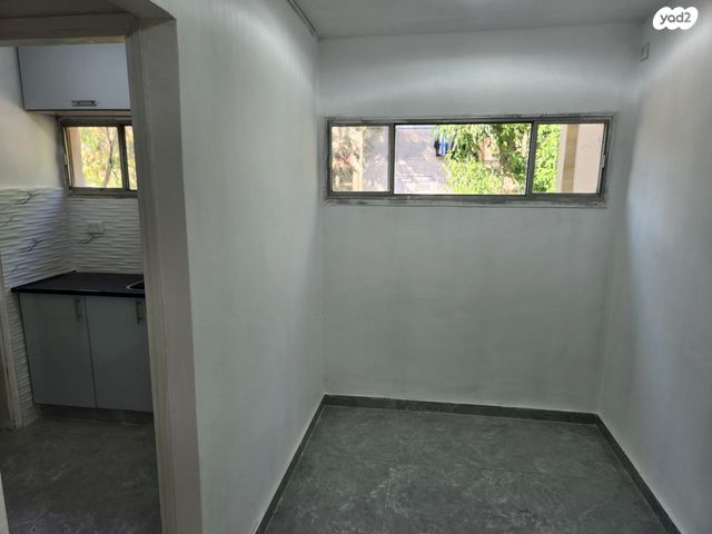 אבן גבירול 11