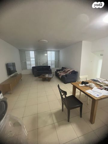 דירה, קריניצי 43, שכונת יהלום, מרכז העיר ב, רמת גן