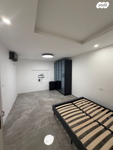 מרתף/ פרטר, הותיקים 10, גאולים, גאולים