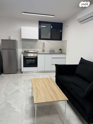 בני יהודה 12