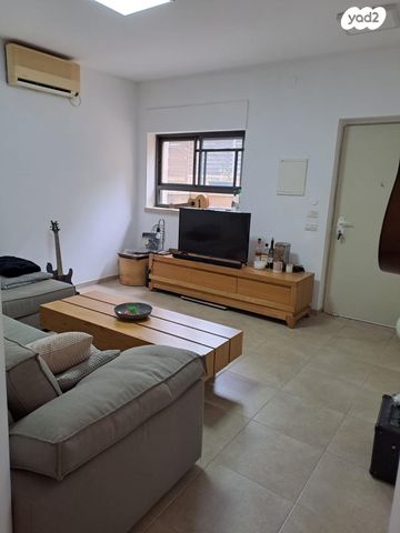 דירה, מבוא הכפר 1, הר אדר, הר אדר