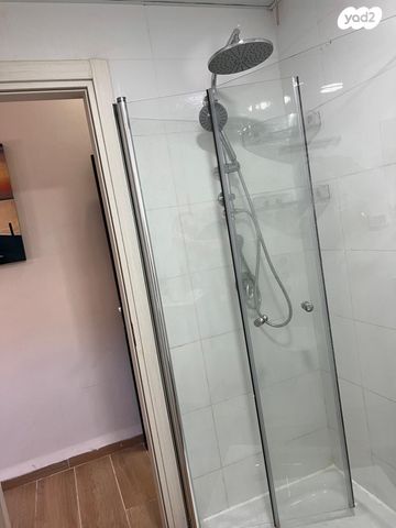 דירה, שדרות המגינים 62, שער פלמר, תחנת רכבת השמונה, חיפה