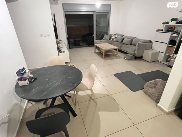 דירה, חזון אי"ש 16, רחובות הצעירה, רחובות