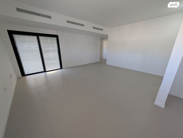 דירה, דרך הערבה 33, אזור תעשייה, אילת