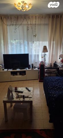 דירה, הגליל 12, המיסדים, כרמיאל