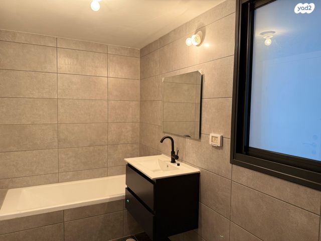 דירה, יונה וולך 7, גרין פארק החדשה, הוד השרון