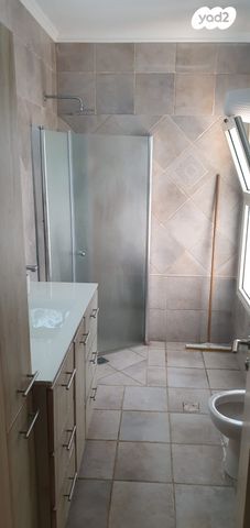 דו משפחתי, הנביאים 30, בן גוריון, טבריה