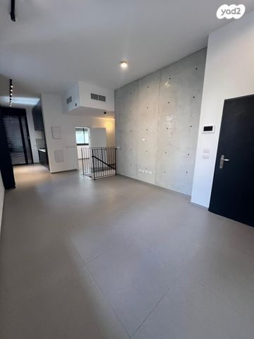 דירת גן, ישראל ב"ק 11, מונטיפיורי, הרכבת, תל אביב יפו