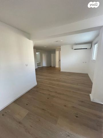 יחידת דיור, הערבה 77, ורד העמקים, יקנעם עילית