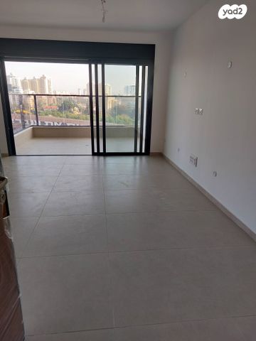 דירה, יצחק שמיר 17, רמת הדר, גבעת שמואל