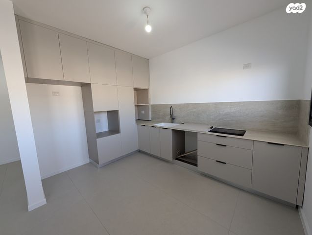 דירה, דרך הערבה 33, אזור תעשייה, אילת