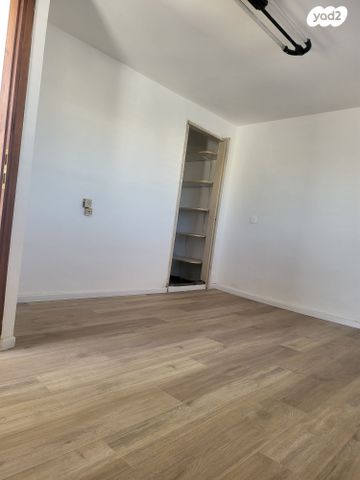 גג/ פנטהאוז, יהושע שטמפפר 82, תקומה / קרית חזני, פתח תקווה