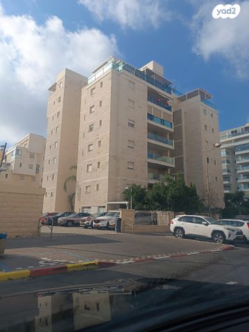 עוזי חיטמן 11