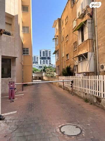 א.ד. גורדון 12