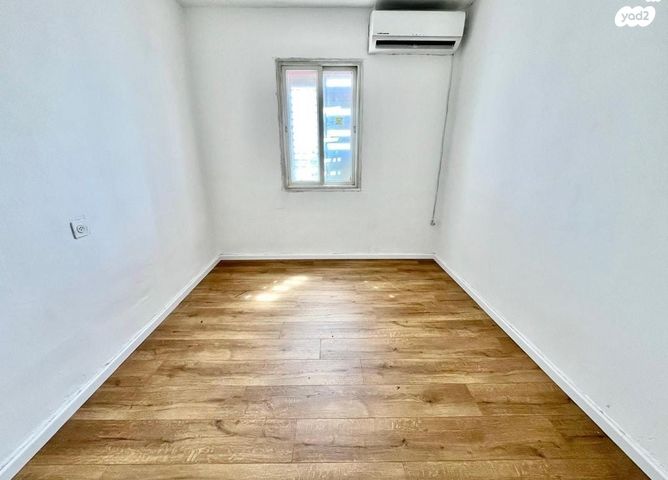 השר בכור שטרית 13