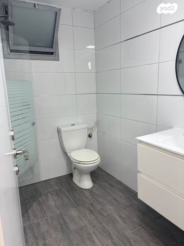 יחידת דיור, סעדיה נחום 34, טירת שלום, נס ציונה