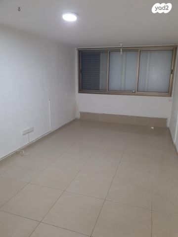 קרן היסוד 22