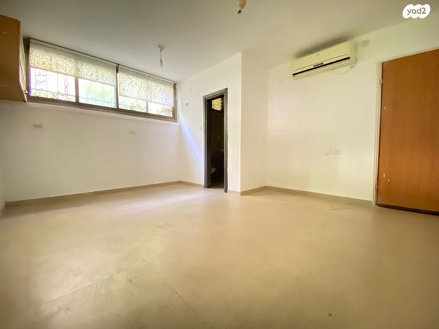 מחסן, השופטים 23, הצפון הישן - דרום, תל אביב יפו