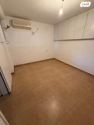 מרתף/ פרטר, המלכים 96, מורשה, רמת השרון