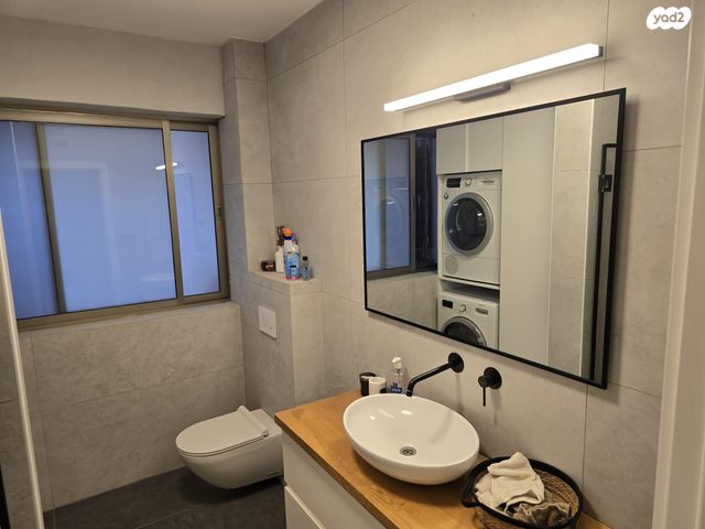 דירת גן, הפרחים 42, קרית הפרחים - 2005, רעננה