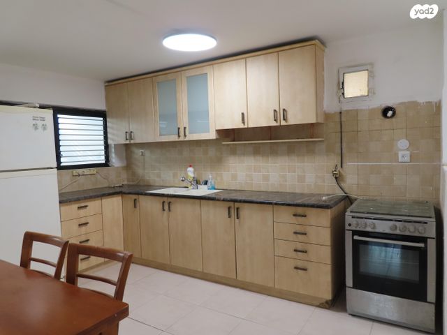 דירה, דוד המלך 29, האצטדיון, טבריה