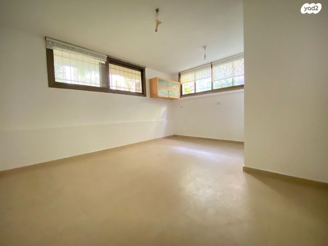 מחסן, השופטים 23, הצפון הישן - דרום, תל אביב יפו