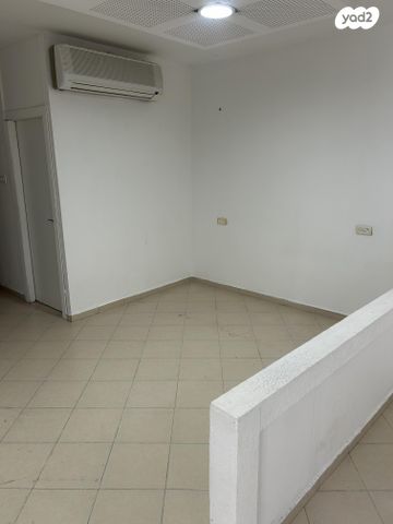 יחידת דיור, הציפורן 1, נבטים, נבטים