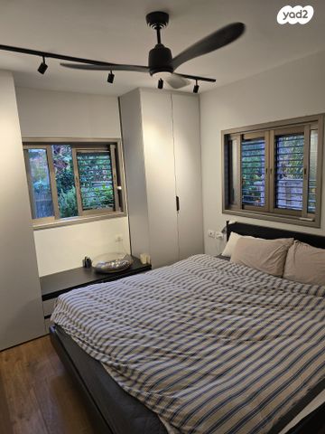 דירת גן, הפרחים 42, קרית הפרחים - 2005, רעננה