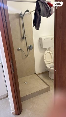 דירה, תשרי 70, עזרא, הארגזים, תל אביב יפו