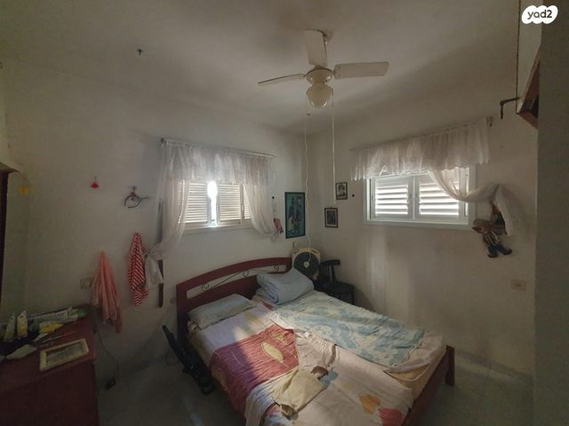 דירה, פרלשטיין 21, לב העיר, בת ים