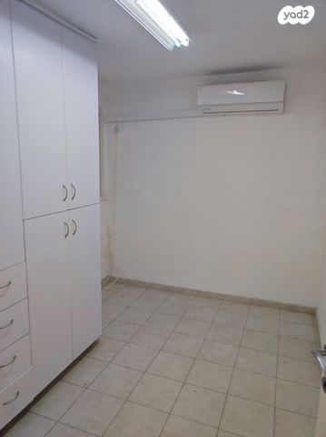 יחידת דיור, אבן ספיר 7, שיכון דן, נווה דן, תל אביב יפו