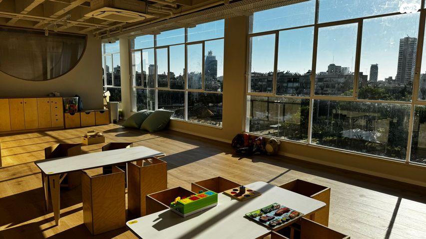 אבן גבירול 76