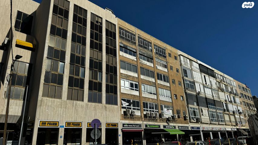 אבן גבירול 76