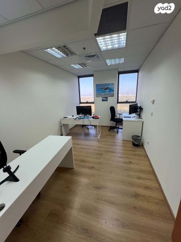 משרדים, דרך בן גוריון 1, אזור תעשיה צפון, בני ברק