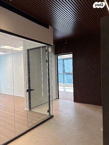 משרדים, הנופר 2, אזור תעשייה קרית אתגרים, רעננה